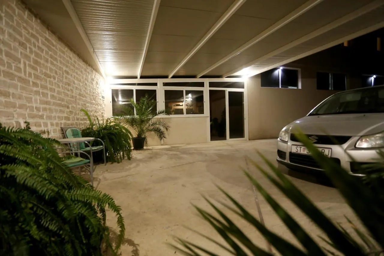 Holiday Home Villa Di Trogir Croatia
